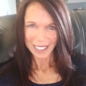 Meet your Posher, Debra